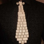 Cómo hacer una corbata con un teclado viejo